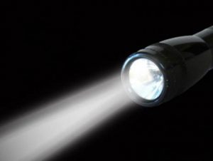 Dit jaar helaas geen “Zaklampen-wandeltocht”